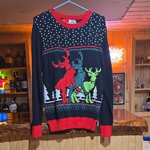 🔸️5/$25🔸️ Spencer's Black and Red Reindeer Crewneck Sweater